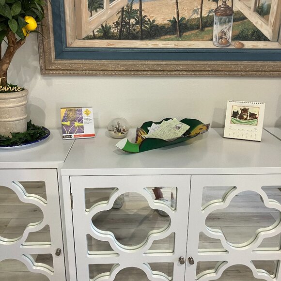 Hand Painted Wooden Banana Leaf - Picture 5 of 5